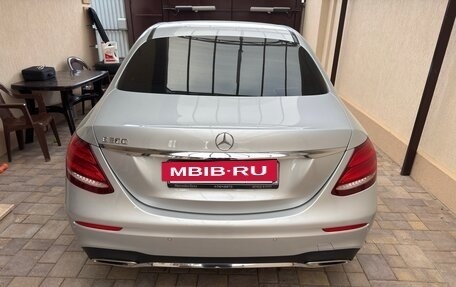 Mercedes-Benz E-Класс, 2019 год, 2 550 000 рублей, 6 фотография