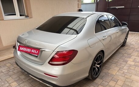 Mercedes-Benz E-Класс, 2019 год, 2 550 000 рублей, 4 фотография