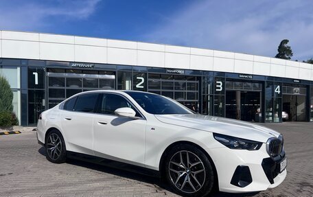 BMW 5 серия, 2023 год, 7 000 000 рублей, 4 фотография