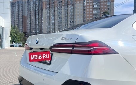 BMW 5 серия, 2023 год, 7 000 000 рублей, 6 фотография
