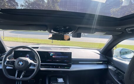 BMW 5 серия, 2023 год, 7 000 000 рублей, 19 фотография