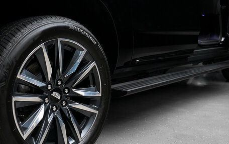 Cadillac Escalade V, 2024 год, 14 000 000 рублей, 24 фотография