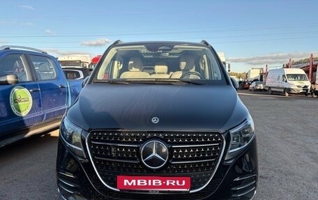 Mercedes-Benz V-Класс, 2024 год, 12 300 000 рублей, 2 фотография