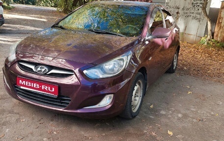 Hyundai Solaris II рестайлинг, 2012 год, 800 000 рублей, 1 фотография
