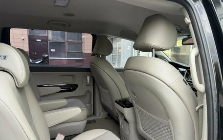 KIA Carnival III, 2018 год, 2 660 000 рублей, 13 фотография