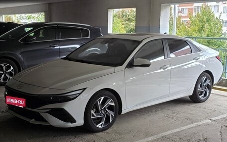 Hyundai Elantra, 2023 год, 2 200 000 рублей, 2 фотография