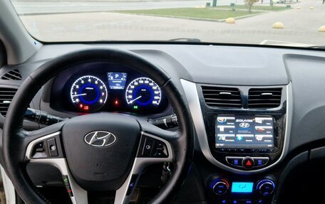 Hyundai Solaris II рестайлинг, 2012 год, 699 990 рублей, 16 фотография