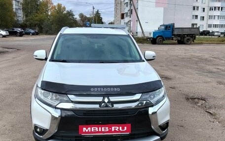 Mitsubishi Outlander III рестайлинг 3, 2016 год, 1 950 000 рублей, 7 фотография