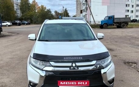Mitsubishi Outlander III рестайлинг 3, 2016 год, 1 950 000 рублей, 10 фотография
