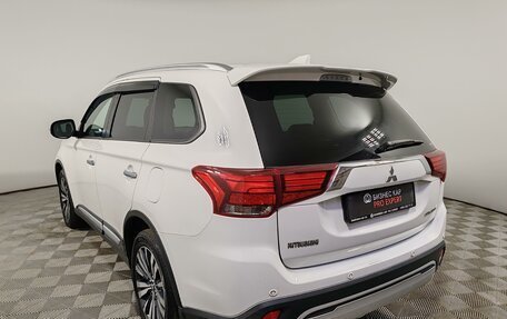 Mitsubishi Outlander III рестайлинг 3, 2019 год, 2 449 000 рублей, 7 фотография
