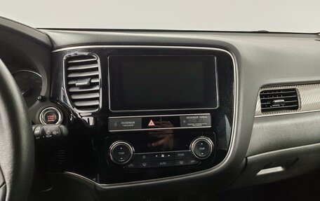 Mitsubishi Outlander III рестайлинг 3, 2019 год, 2 449 000 рублей, 14 фотография