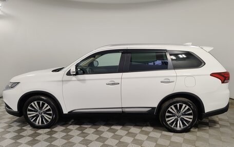 Mitsubishi Outlander III рестайлинг 3, 2019 год, 2 449 000 рублей, 8 фотография