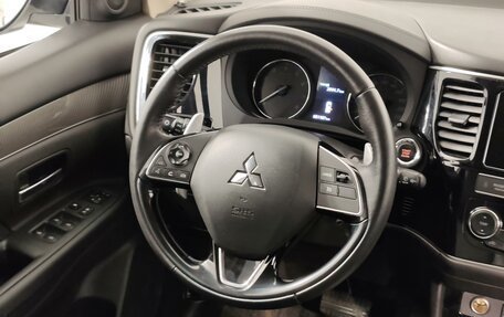Mitsubishi Outlander III рестайлинг 3, 2019 год, 2 449 000 рублей, 20 фотография