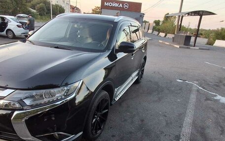 Mitsubishi Outlander III рестайлинг 3, 2015 год, 1 700 000 рублей, 3 фотография