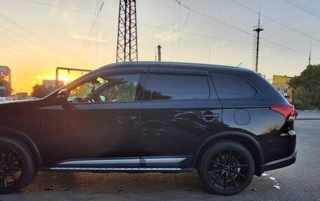 Mitsubishi Outlander III рестайлинг 3, 2015 год, 1 700 000 рублей, 6 фотография