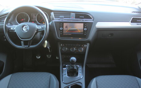 Volkswagen Tiguan II, 2019 год, 1 997 000 рублей, 7 фотография