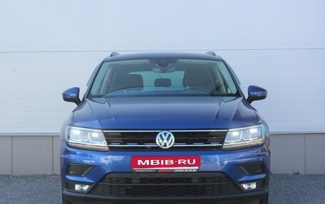 Volkswagen Tiguan II, 2019 год, 1 997 000 рублей, 3 фотография