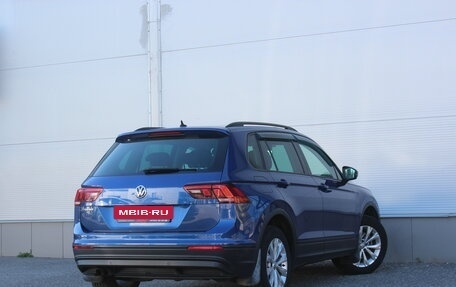 Volkswagen Tiguan II, 2019 год, 1 997 000 рублей, 2 фотография