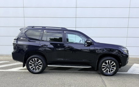 Toyota Land Cruiser Prado 150 рестайлинг 2, 2021 год, 6 400 000 рублей, 4 фотография