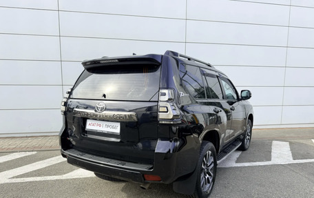 Toyota Land Cruiser Prado 150 рестайлинг 2, 2021 год, 6 400 000 рублей, 5 фотография