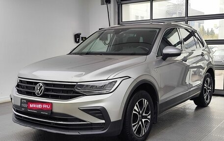 Volkswagen Tiguan II, 2021 год, 2 600 000 рублей, 1 фотография