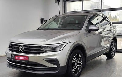 Volkswagen Tiguan II, 2021 год, 2 600 000 рублей, 1 фотография
