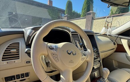 Infiniti FX II, 2011 год, 1 600 000 рублей, 13 фотография