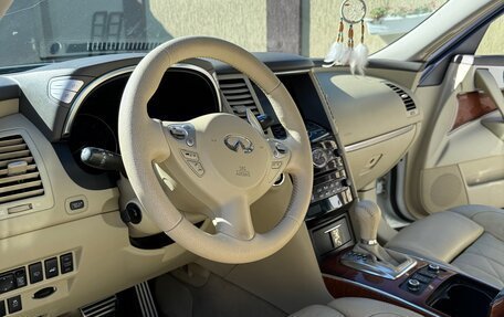 Infiniti FX II, 2011 год, 1 600 000 рублей, 27 фотография
