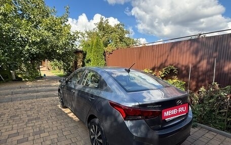 Hyundai Solaris II рестайлинг, 2018 год, 1 100 000 рублей, 4 фотография