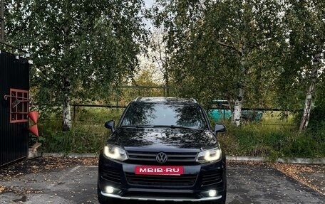 Volkswagen Touareg III, 2013 год, 1 990 000 рублей, 2 фотография