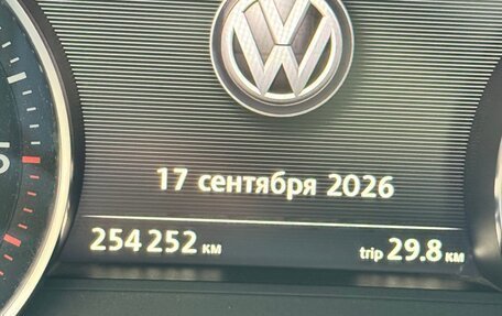 Volkswagen Touareg III, 2013 год, 1 990 000 рублей, 13 фотография