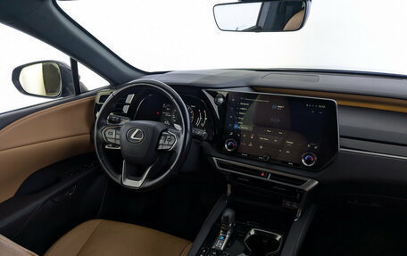Lexus RX IV рестайлинг, 2023 год, 7 200 000 рублей, 28 фотография