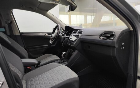 Volkswagen Tiguan II, 2021 год, 2 600 000 рублей, 13 фотография