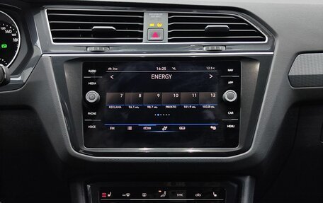 Volkswagen Tiguan II, 2021 год, 2 600 000 рублей, 18 фотография