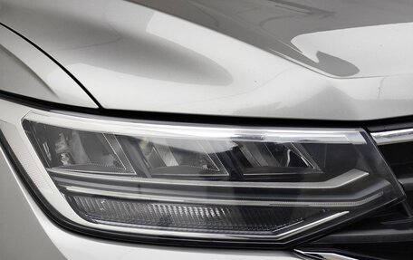 Volkswagen Tiguan II, 2021 год, 2 600 000 рублей, 21 фотография