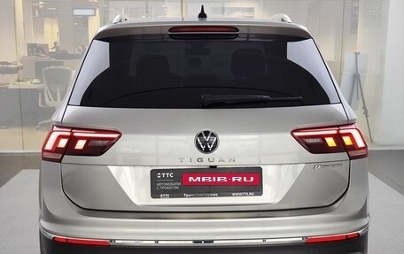 Volkswagen Tiguan II, 2021 год, 2 600 000 рублей, 7 фотография