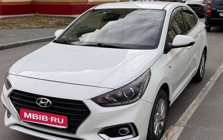Hyundai Solaris II рестайлинг, 2019 год, 1 520 000 рублей, 1 фотография