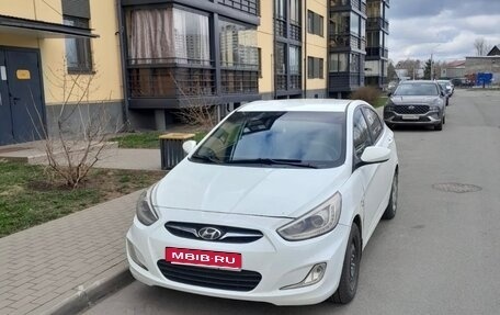 Hyundai Solaris II рестайлинг, 2013 год, 630 000 рублей, 1 фотография