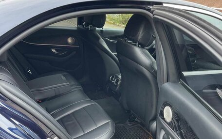 Mercedes-Benz E-Класс, 2017 год, 1 350 000 рублей, 5 фотография