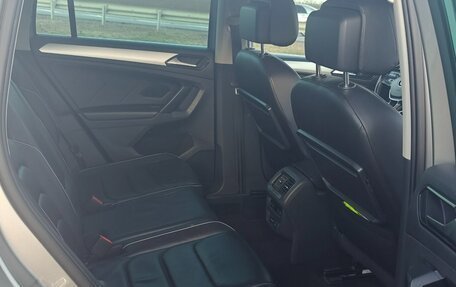 Volkswagen Tiguan II, 2018 год, 3 100 000 рублей, 3 фотография