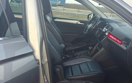 Volkswagen Tiguan II, 2018 год, 3 100 000 рублей, 4 фотография