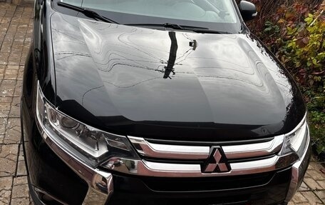 Mitsubishi Outlander III рестайлинг 3, 2018 год, 2 100 000 рублей, 12 фотография