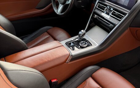 BMW 8 серия, 2019 год, 7 000 000 рублей, 19 фотография