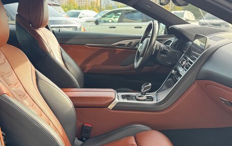 BMW 8 серия, 2019 год, 7 000 000 рублей, 18 фотография