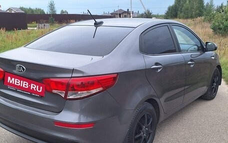 KIA Rio III рестайлинг, 2017 год, 1 000 000 рублей, 4 фотография