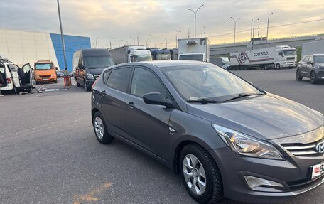 Hyundai Solaris II рестайлинг, 2015 год, 940 000 рублей, 2 фотография