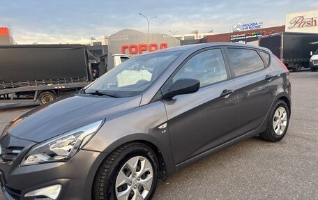 Hyundai Solaris II рестайлинг, 2015 год, 940 000 рублей, 3 фотография