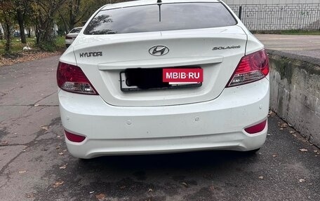 Hyundai Solaris II рестайлинг, 2013 год, 630 000 рублей, 2 фотография