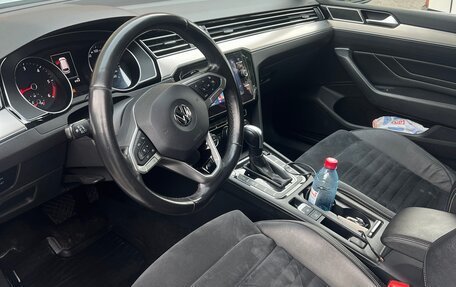 Volkswagen Passat B8 рестайлинг, 2019 год, 2 275 000 рублей, 11 фотография