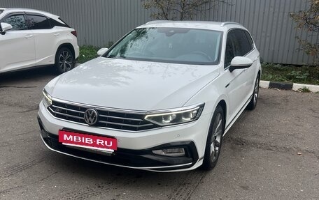 Volkswagen Passat B8 рестайлинг, 2019 год, 2 275 000 рублей, 7 фотография